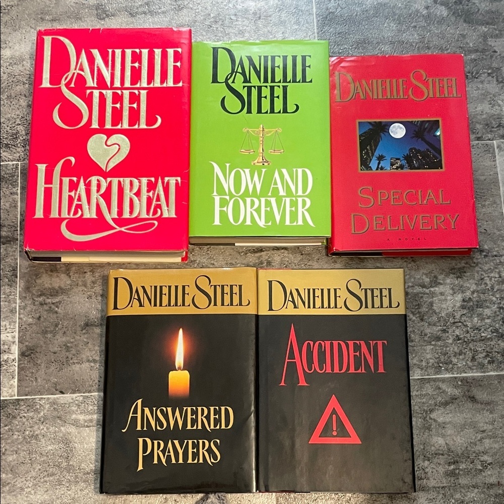 Danielle Steele hardcover Book bundle